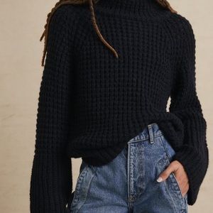 A n t h r o p o l o g i e • Dionne bell sweater